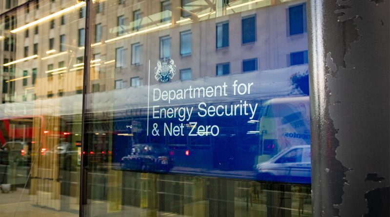 Community solar panels on public building reflecting the UK Local Power Plan focus on community energy ownership